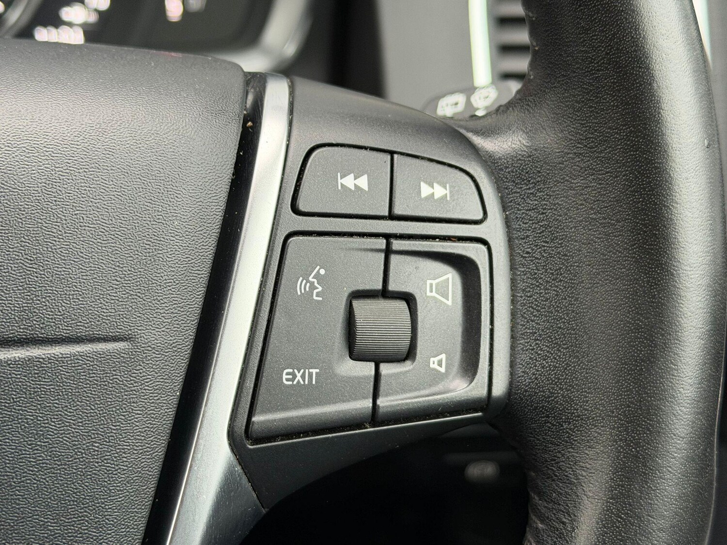 Used Volvo XC60 2017 for sale - 76647509: Photo 10