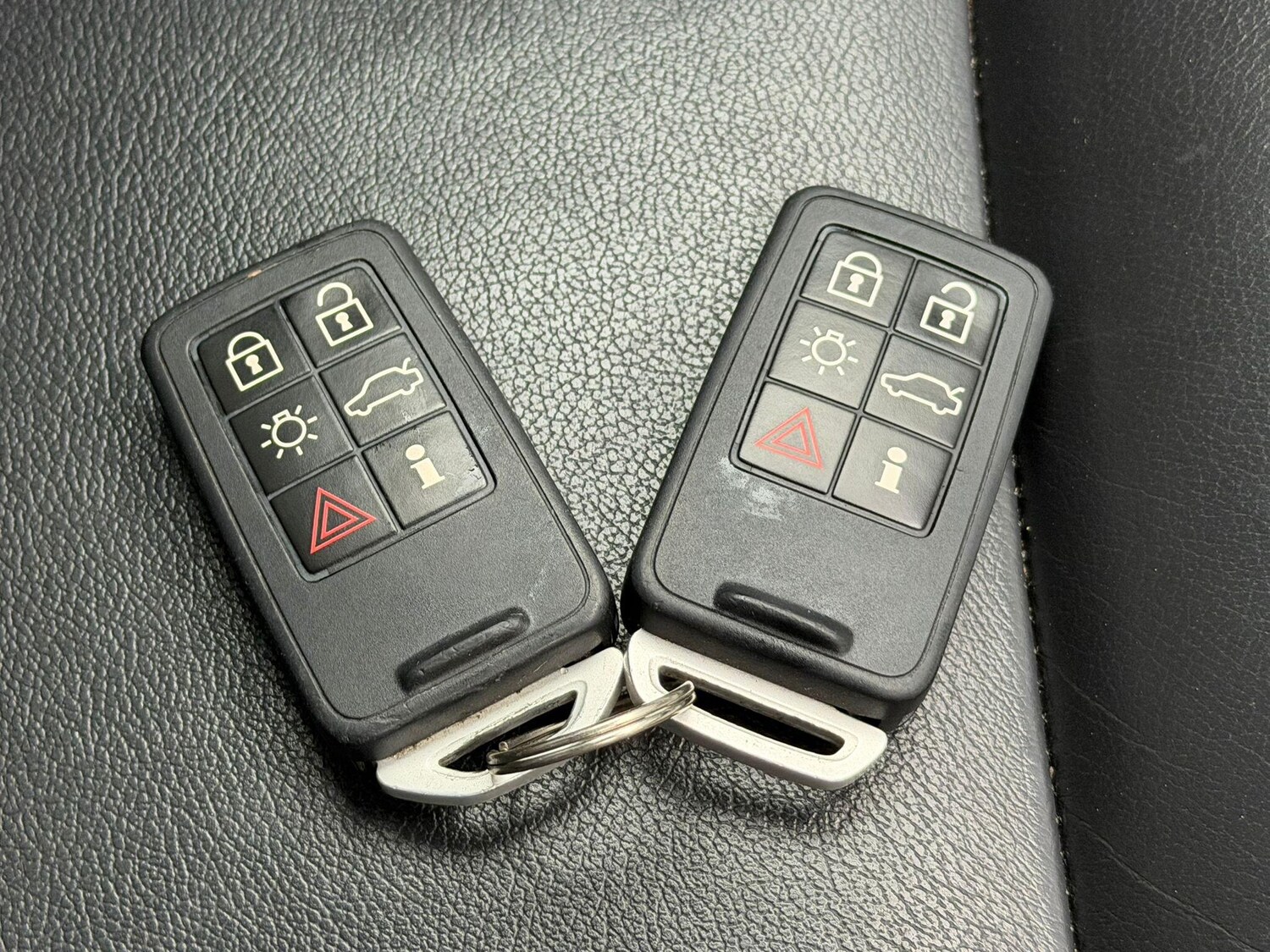 Used Volvo XC60 2017 for sale - 76647509: Photo 29