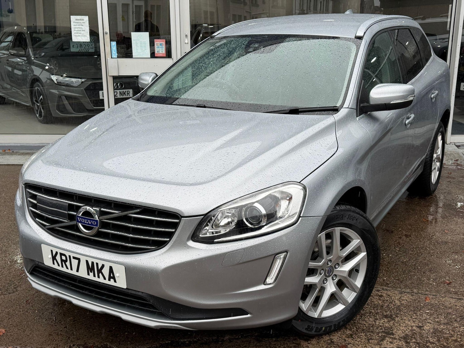 Used Volvo XC60 2017 for sale - 76647509: Photo 5