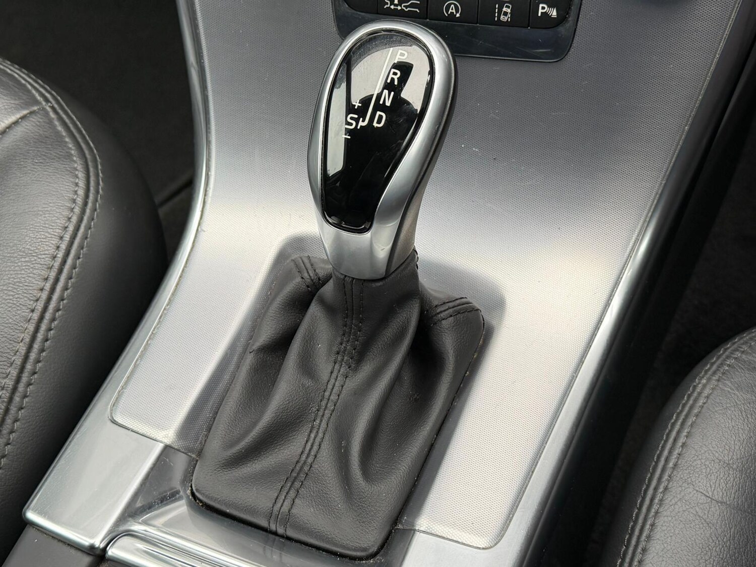 Used Volvo XC60 2017 for sale - 76647509: Photo 6