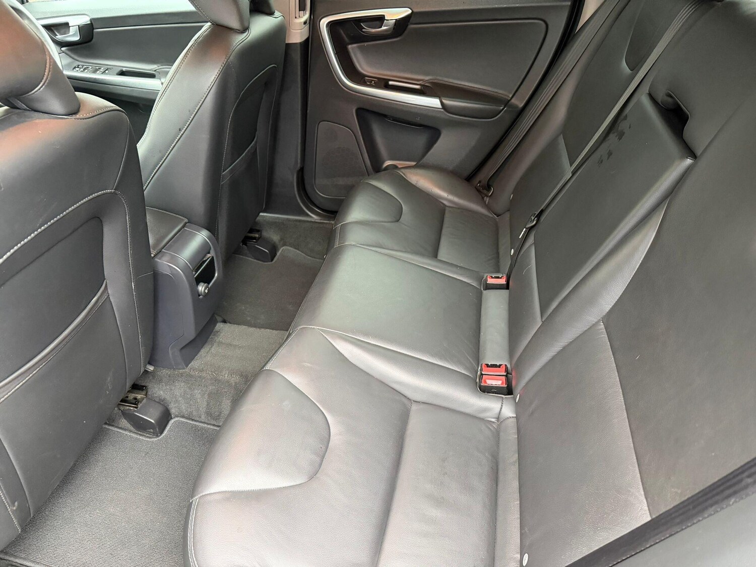 Used Volvo XC60 2017 for sale - 76647509: Photo 8