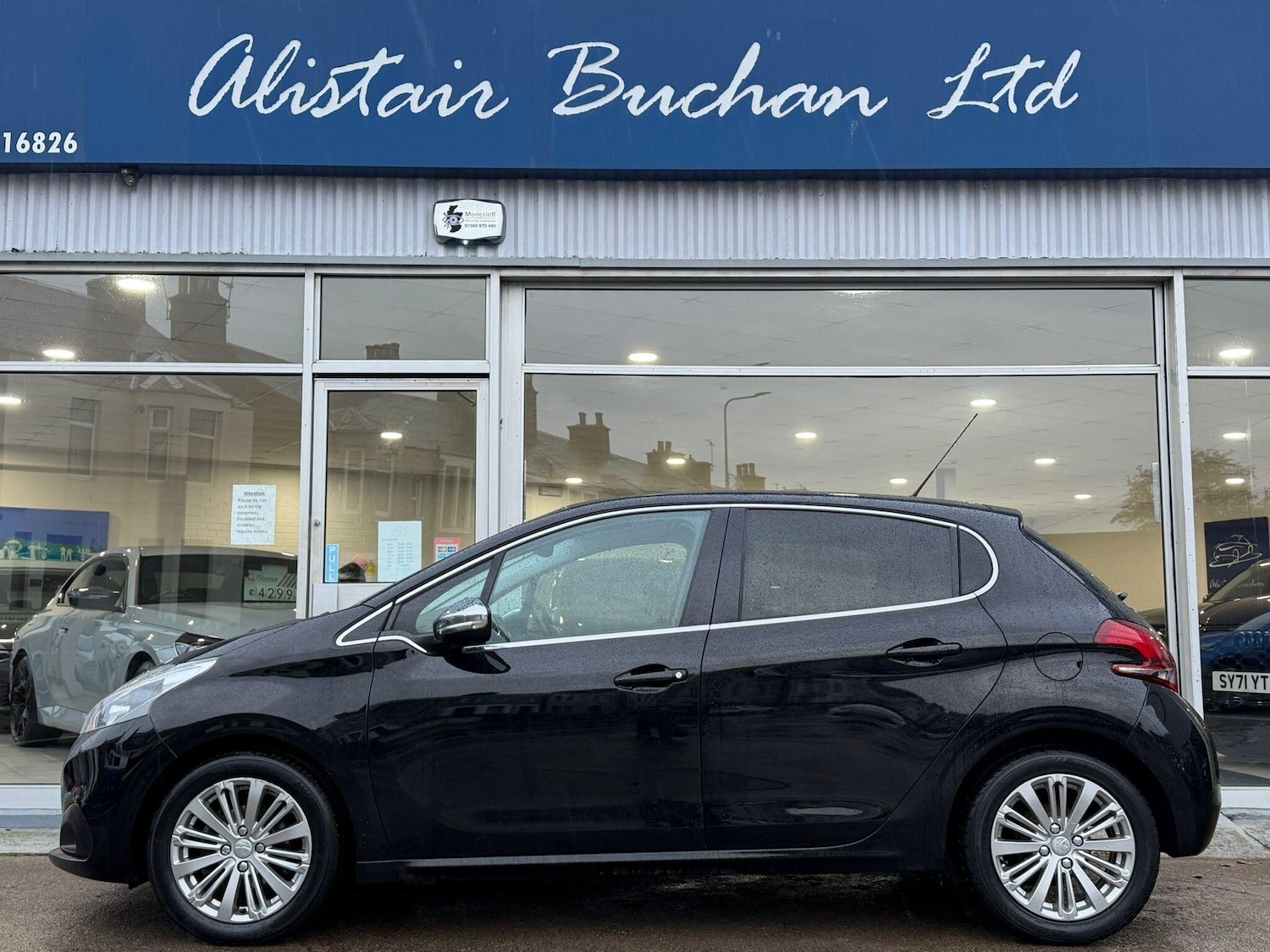 Used Peugeot 208 2017 for sale - 77143680: Photo 4