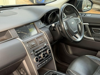 Used Land Rover Discovery Sport 2017 for sale - 77768717: Photo