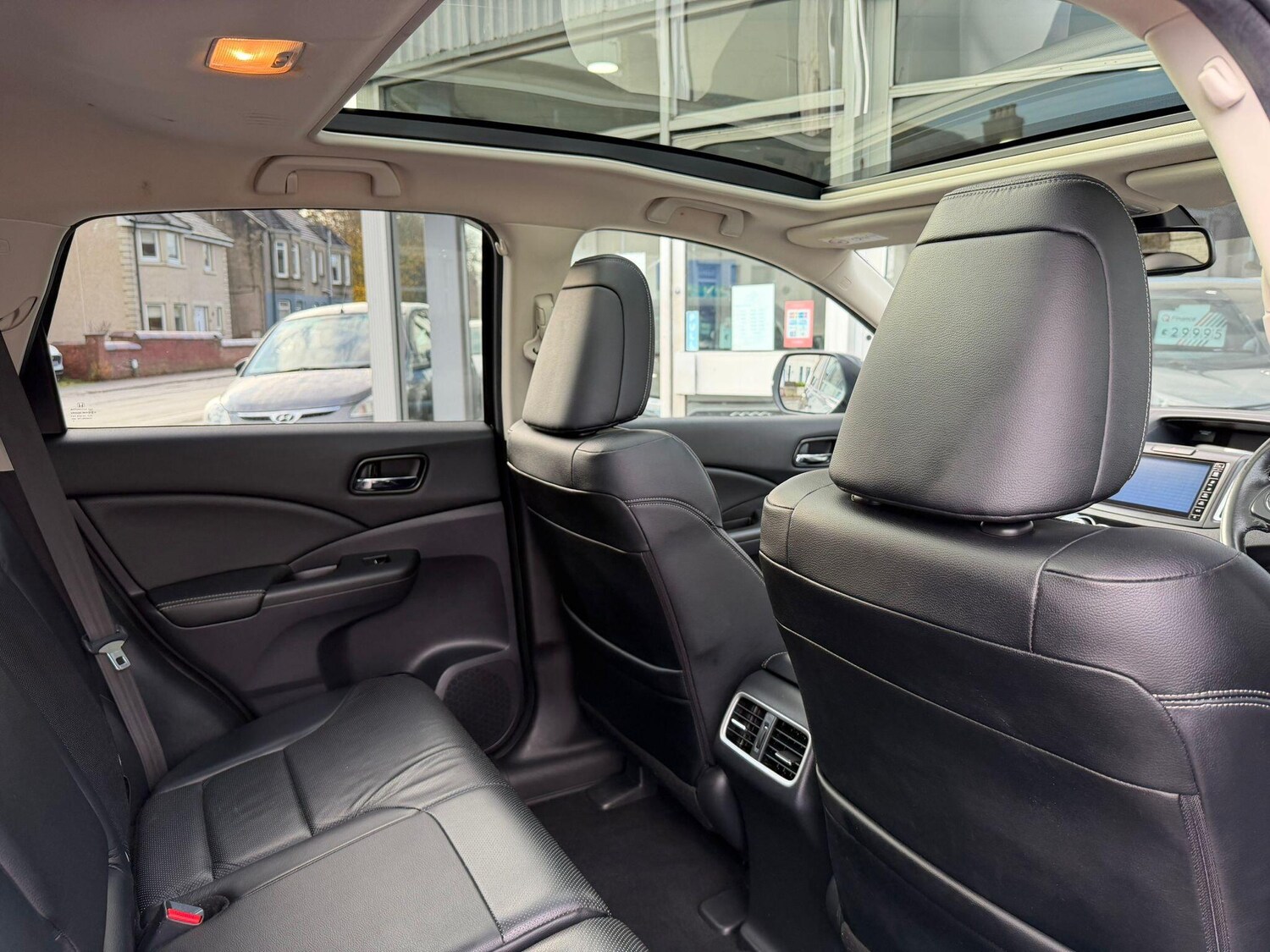 Used Honda CR-V 2017 for sale - 76647495: Photo 11