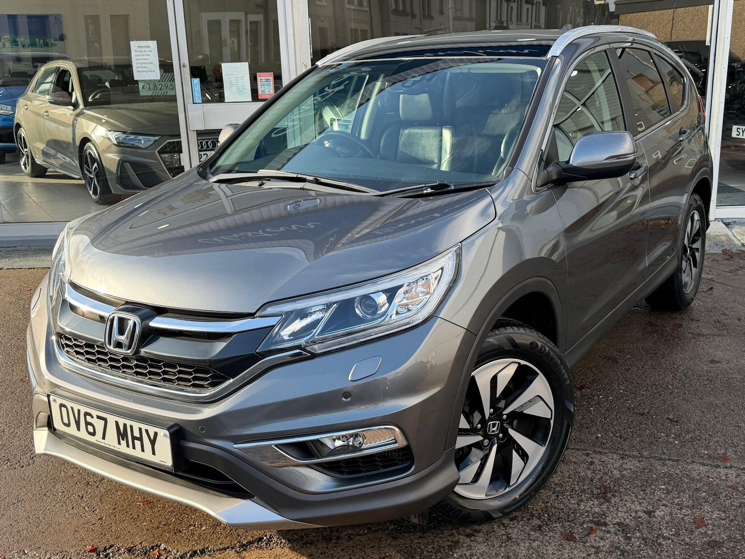 Used Honda CR-V 2017 for sale - 76647495: Photo 4