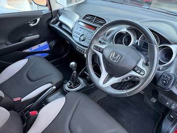 Used Honda Jazz 2013 for sale - 76644846: Photo