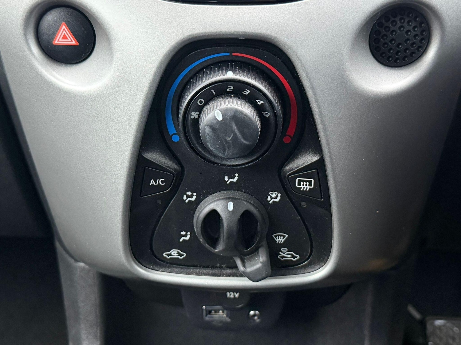 Used Peugeot 108 for sale - 76728629: Photo 11