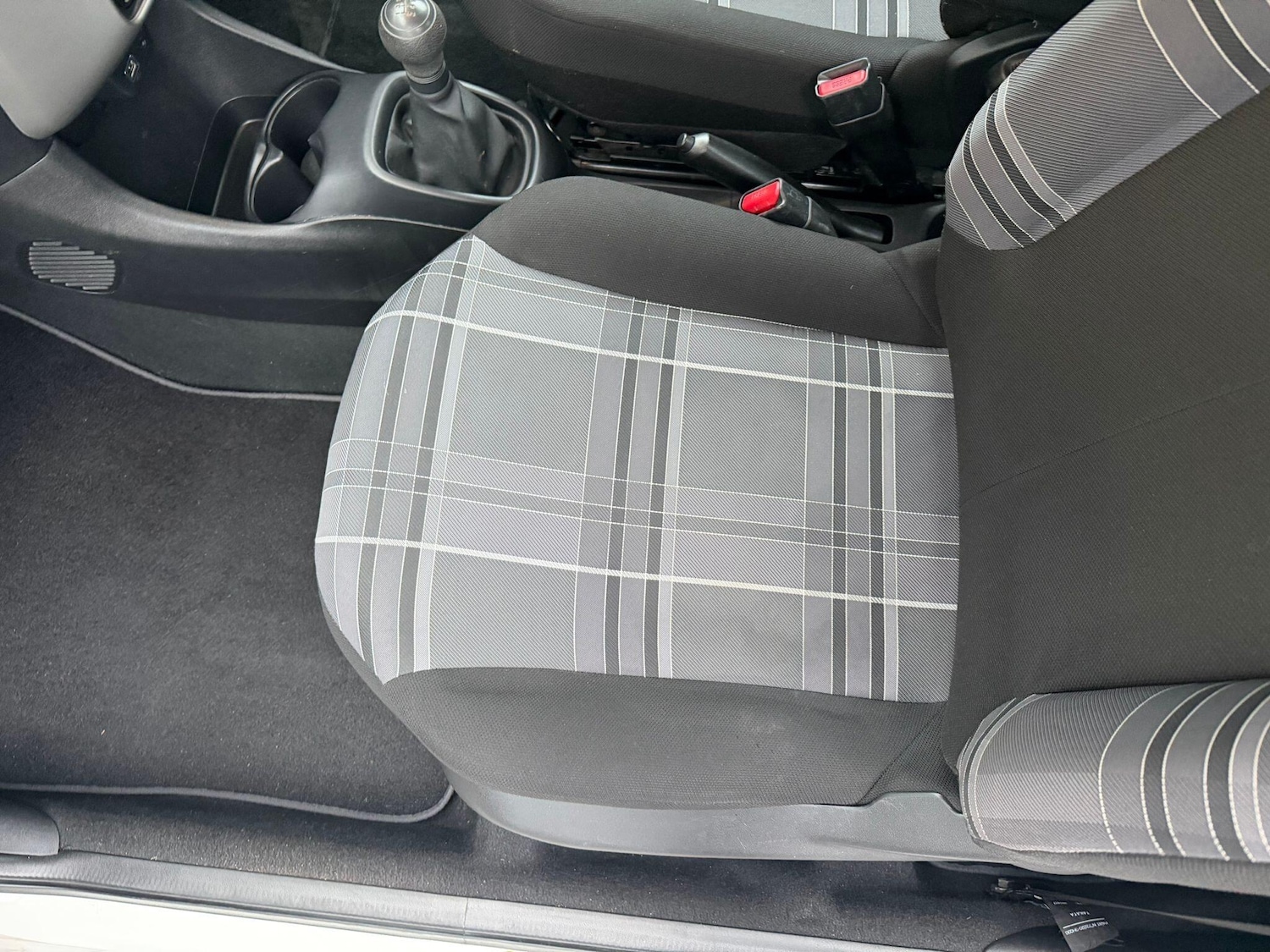 Used Peugeot 108 for sale - 76728629: Photo 25