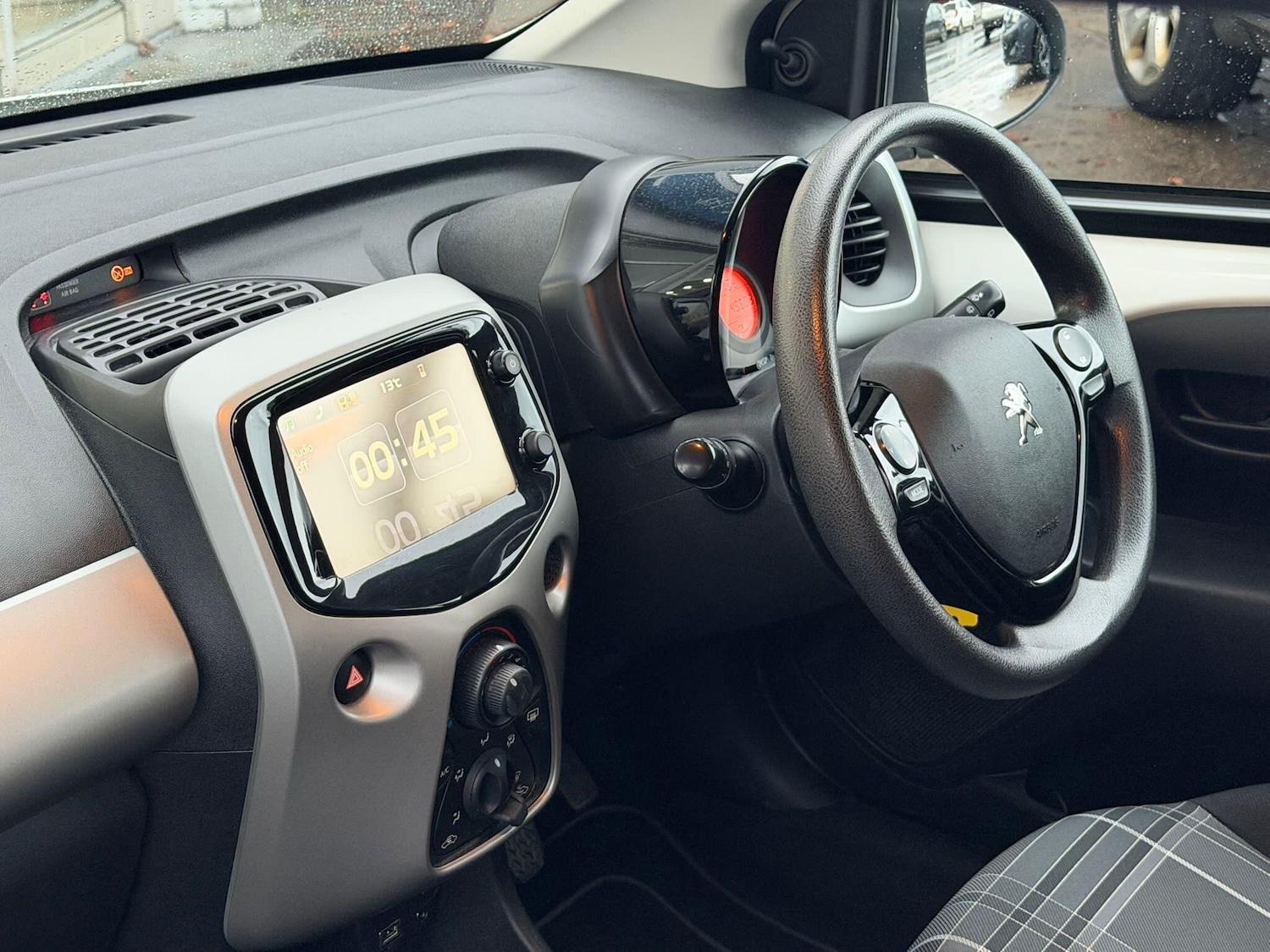 Used Peugeot 108 for sale - 76728629: Photo 4