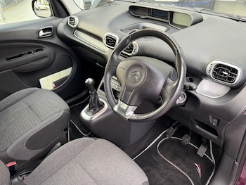 Used Citroen C3 Picasso 2017 for sale - 76975590: Photo