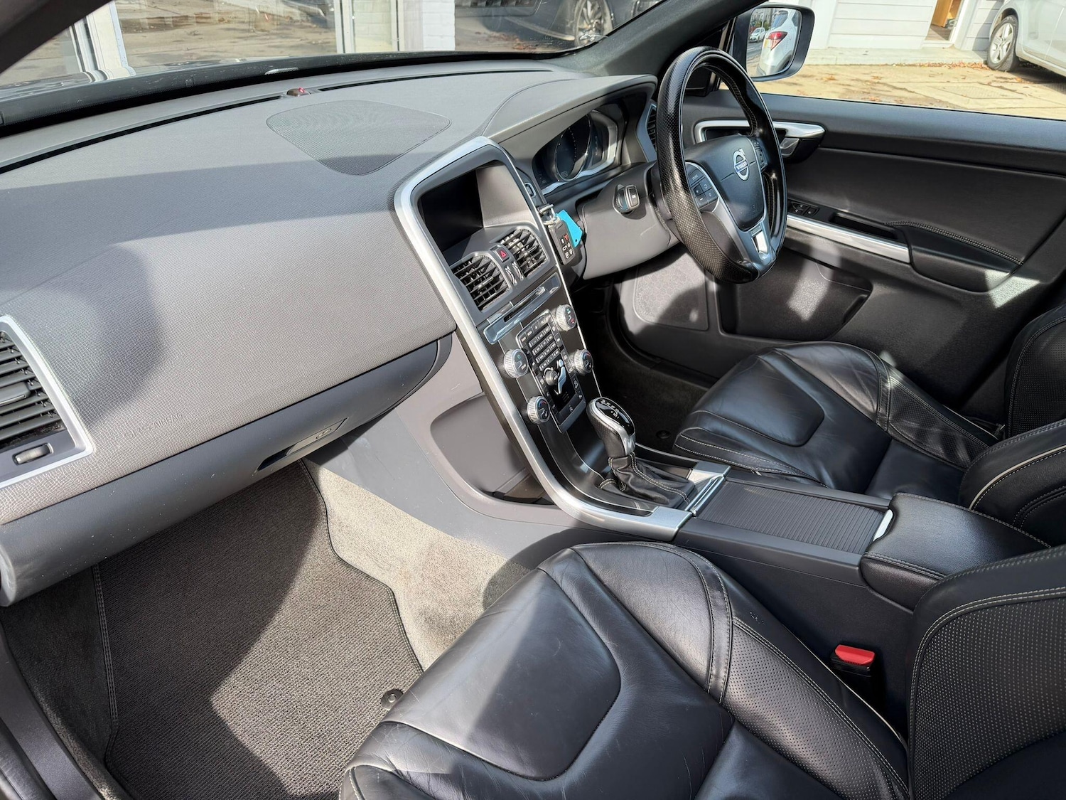 Used Volvo XC60 2016 for sale - 77645745: Photo 29