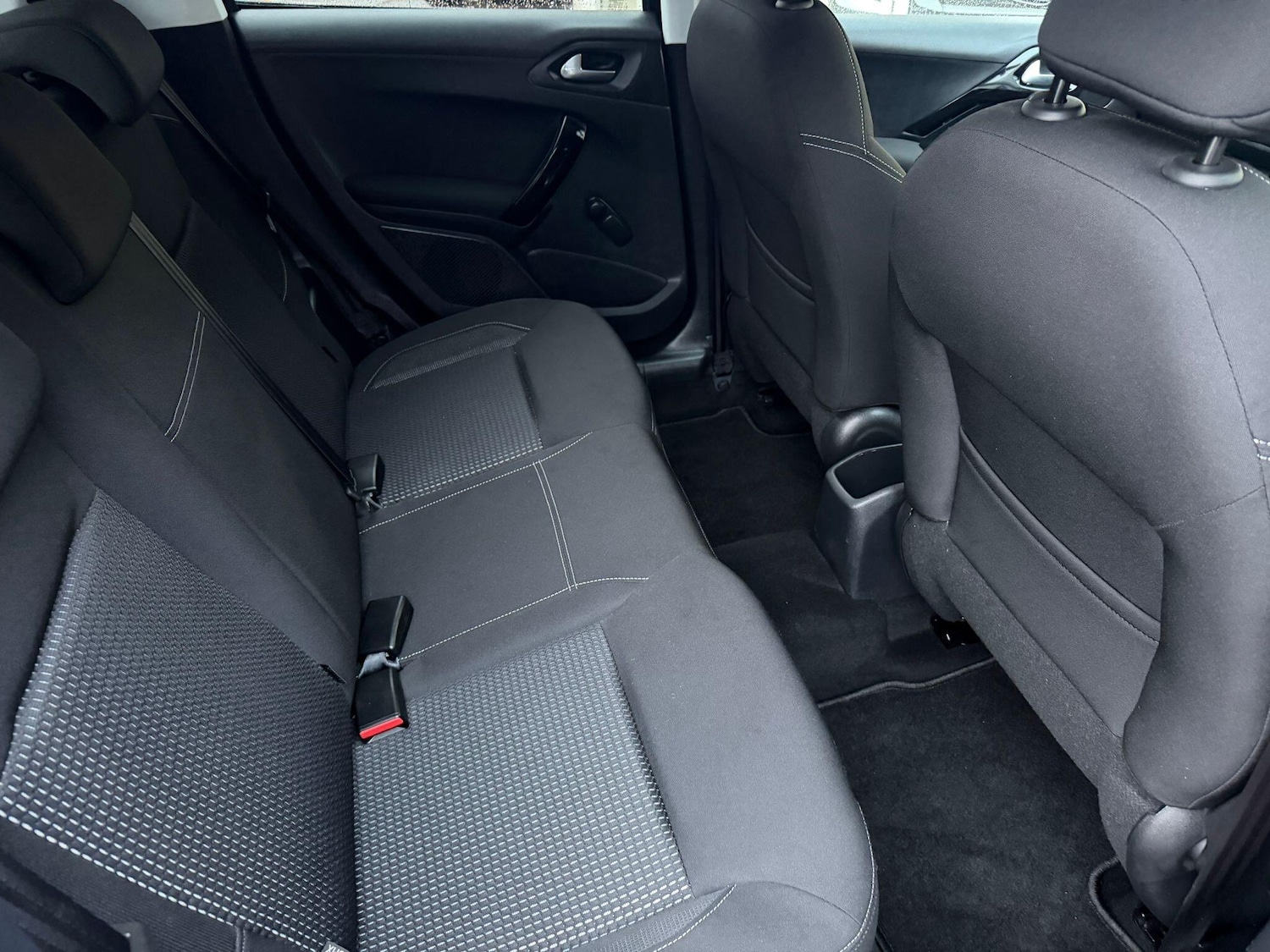 Used Peugeot 208 2017 for sale - 76936038: Photo 10