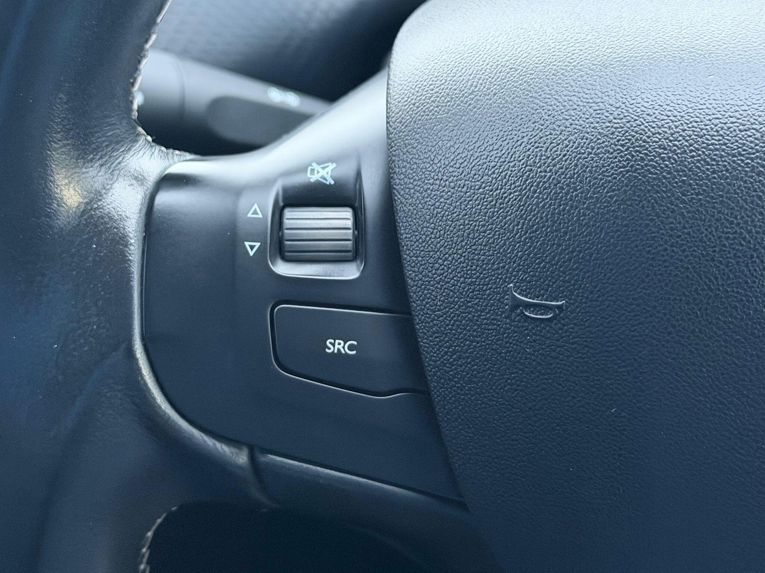 Used Peugeot 208 2017 for sale - 76936038: Photo 12