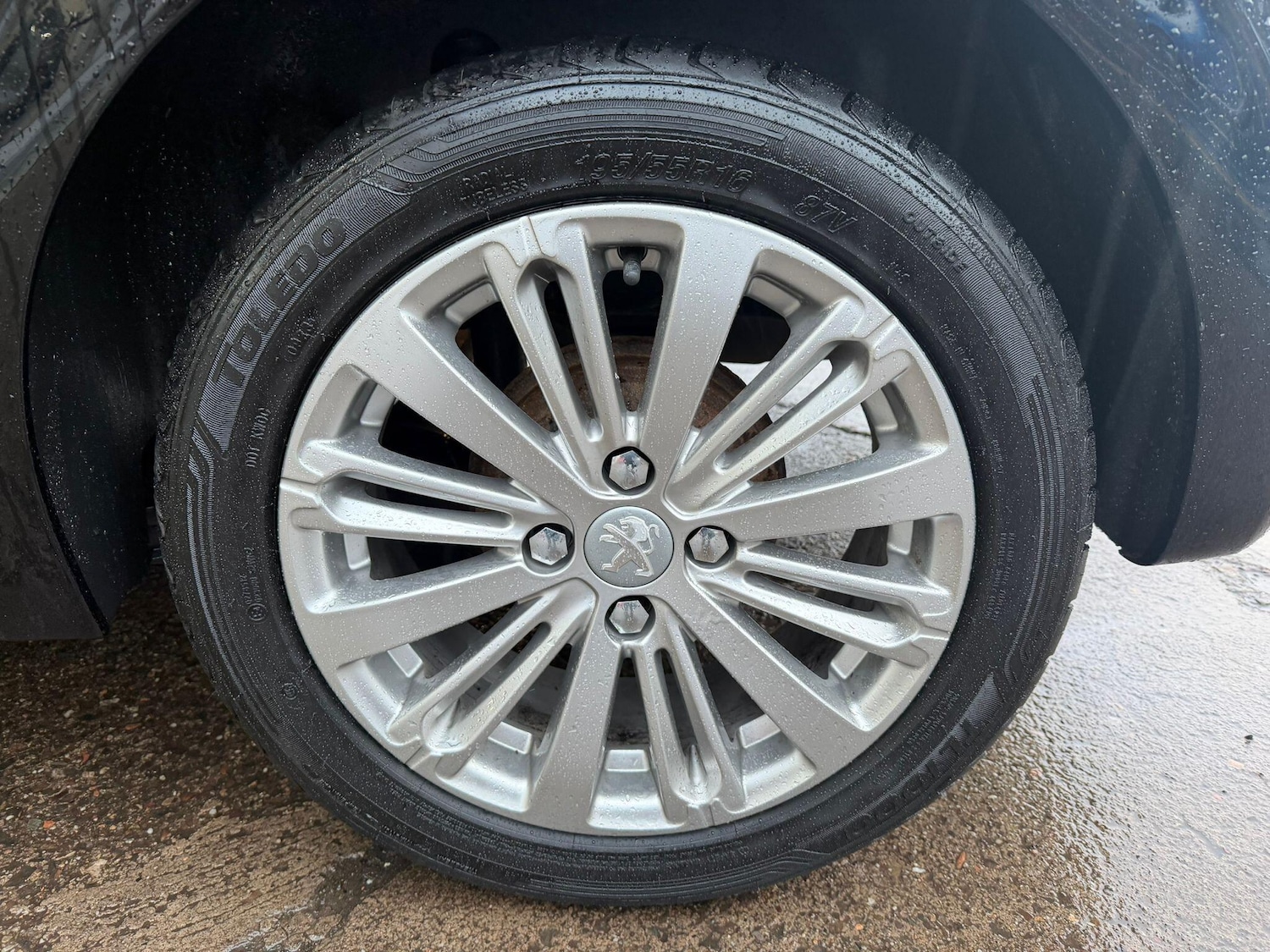 Used Peugeot 208 2017 for sale - 76936038: Photo 17