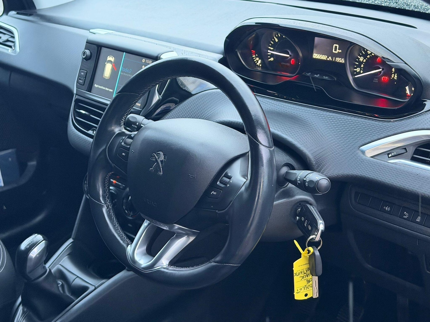 Used Peugeot 208 2017 for sale - 76936038: Photo 25