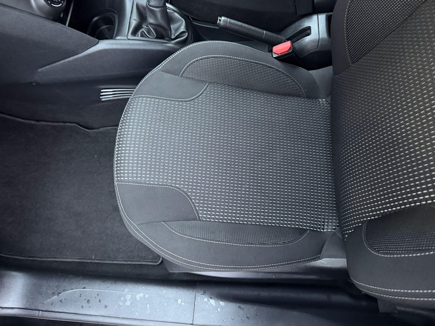 Used Peugeot 208 2017 for sale - 76936038: Photo 26