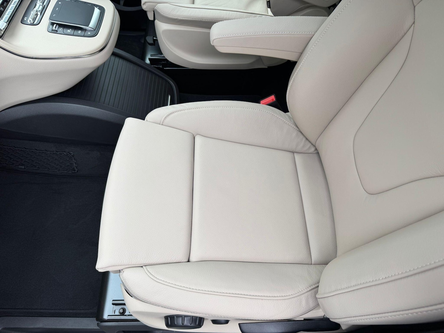 Used Mercedes-Benz V-Class for sale - 76942714: Photo 29