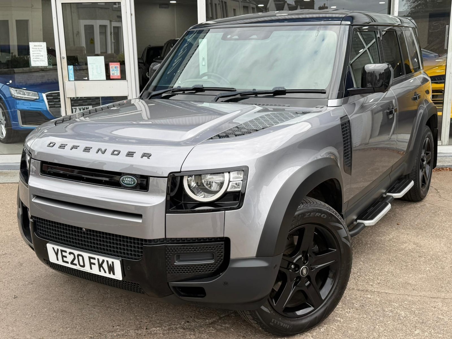 Used Land Rover Defender 2020 for sale - 76647580: Photo 4