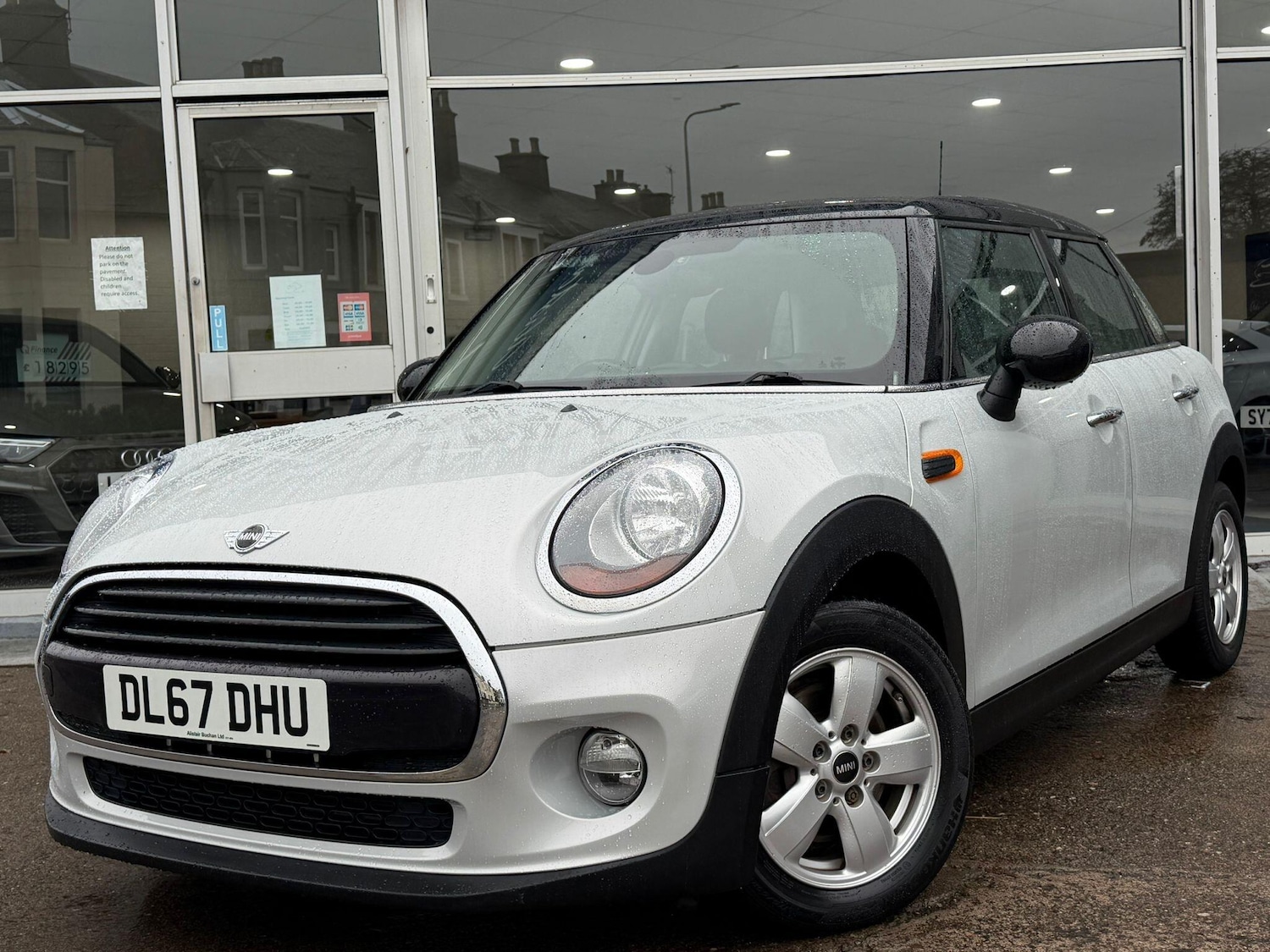 Used MINI Hatch 2017 for sale - 76647607: Photo 1
