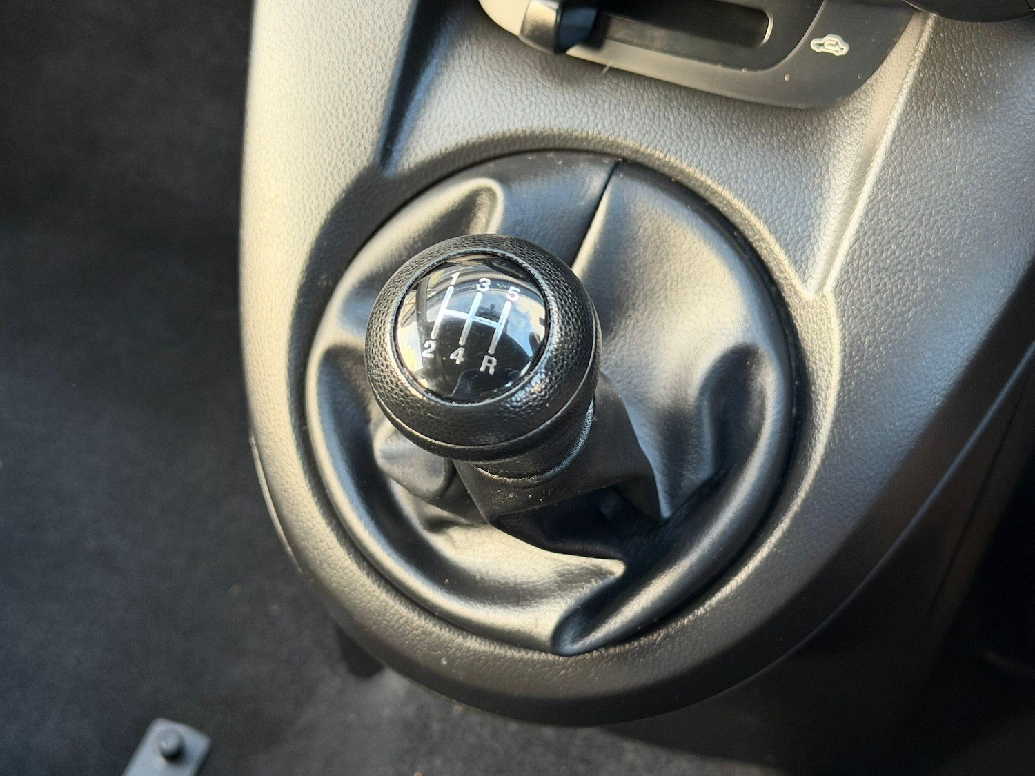 Used Mazda Mazda2 2012 for sale - 77940175: Photo 11