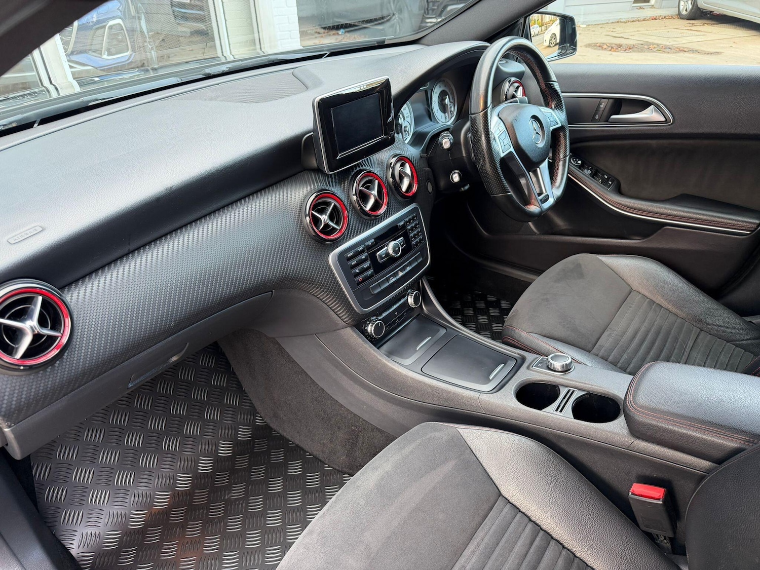 Used Mercedes-Benz A-Class 2014 for sale - 77646926: Photo 6