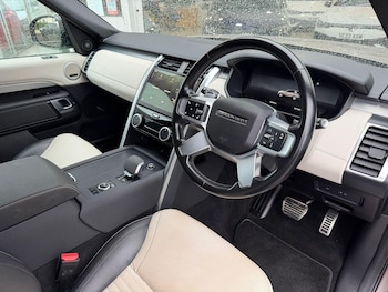 Used Land Rover Discovery 2023 for sale - 76855753: Photo