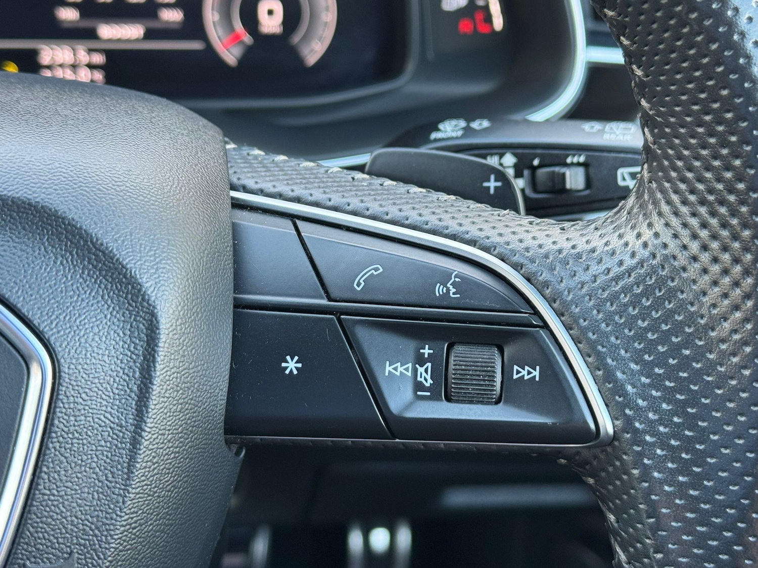 Used Audi Q8 2020 for sale - 76647463: Photo 13