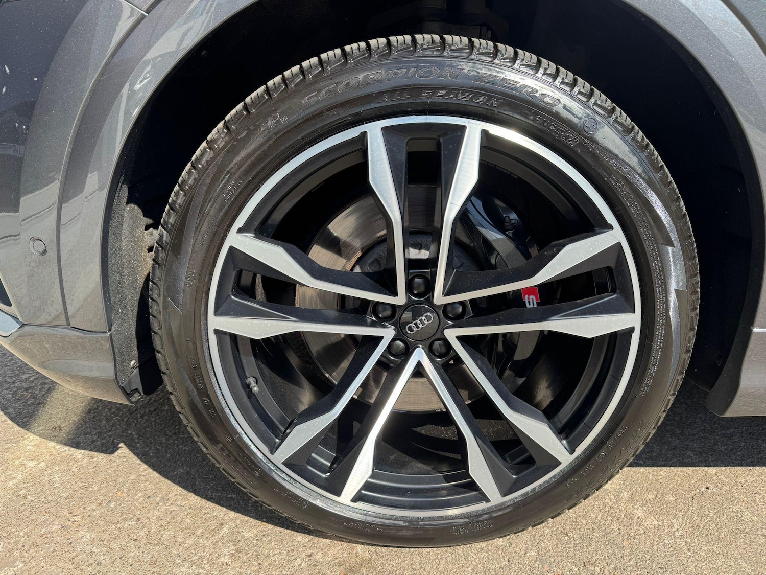 Used Audi Q8 2020 for sale - 76647463: Photo 19