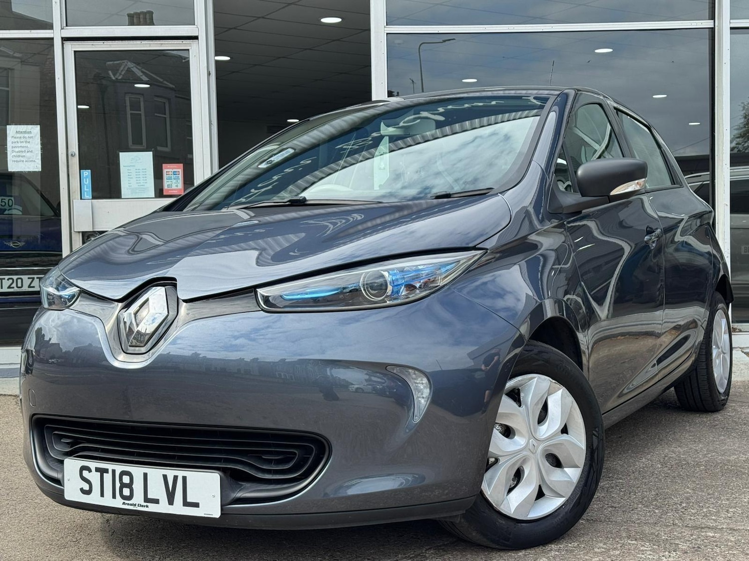 Used Renault Zoe for sale - 76647480: Photo 1