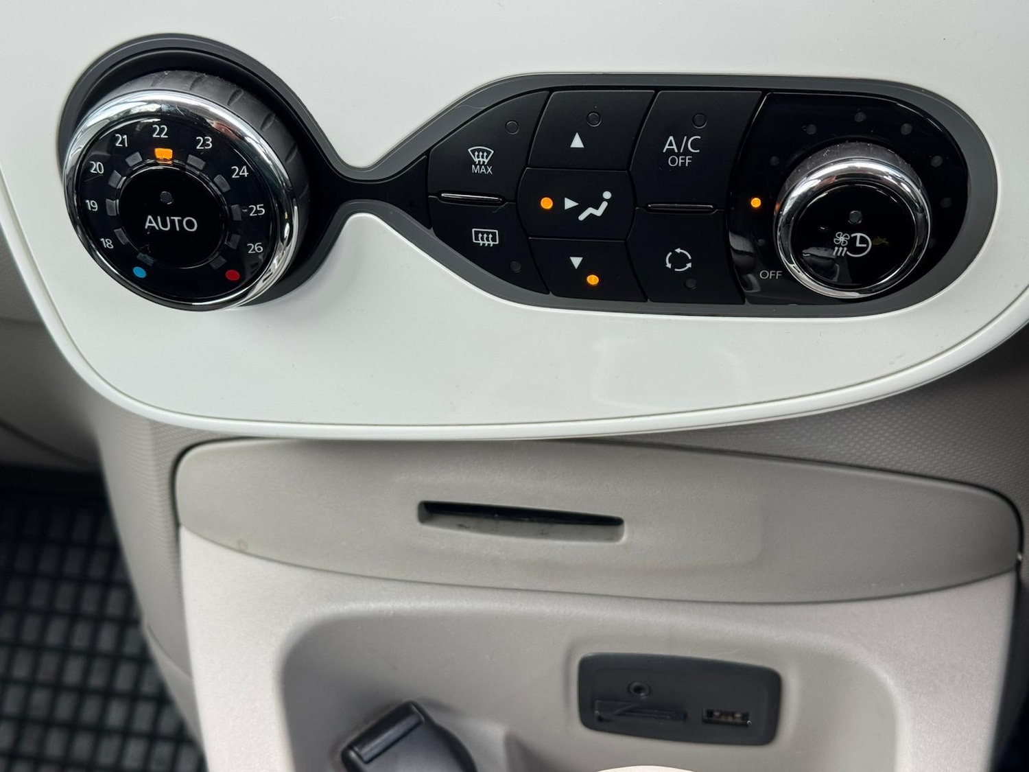 Used Renault Zoe for sale - 76647480: Photo 14