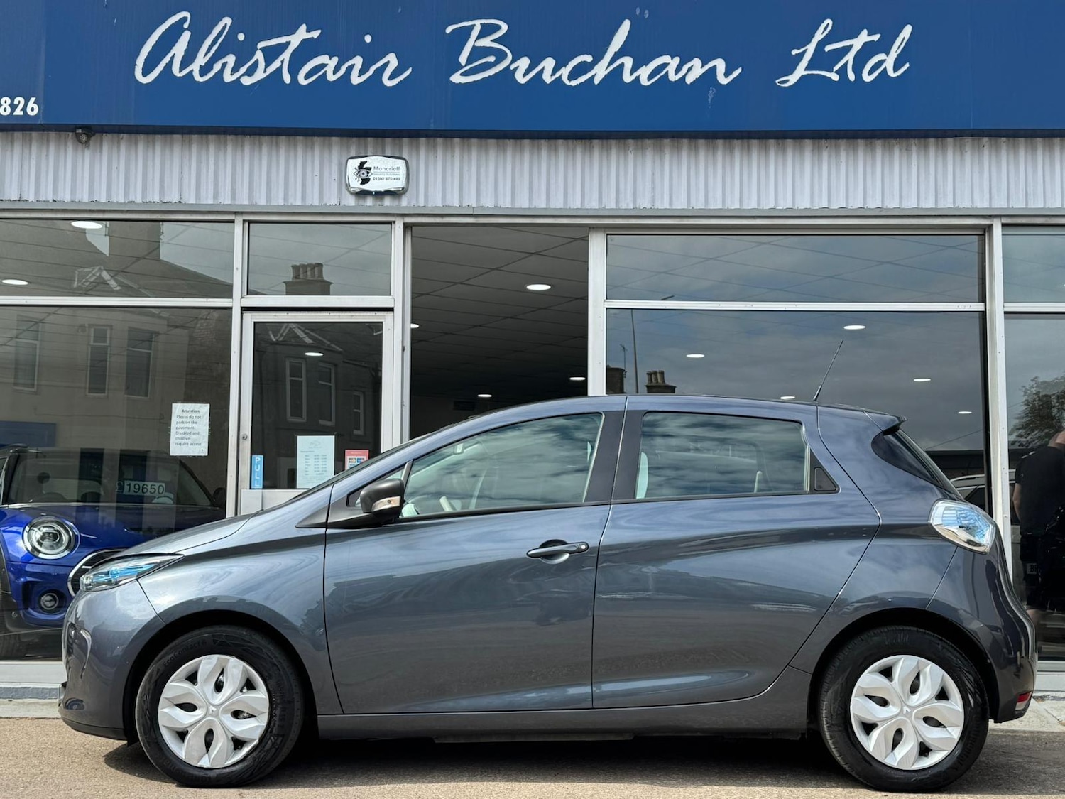 Used Renault Zoe for sale - 76647480: Photo 2