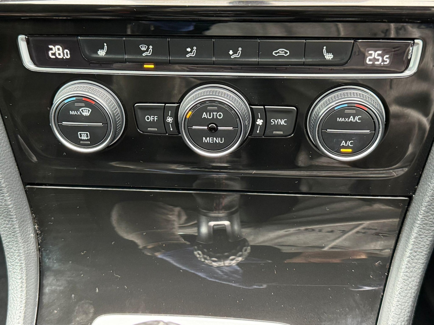 Used Volkswagen Golf 2017 for sale - 76647457: Photo 12