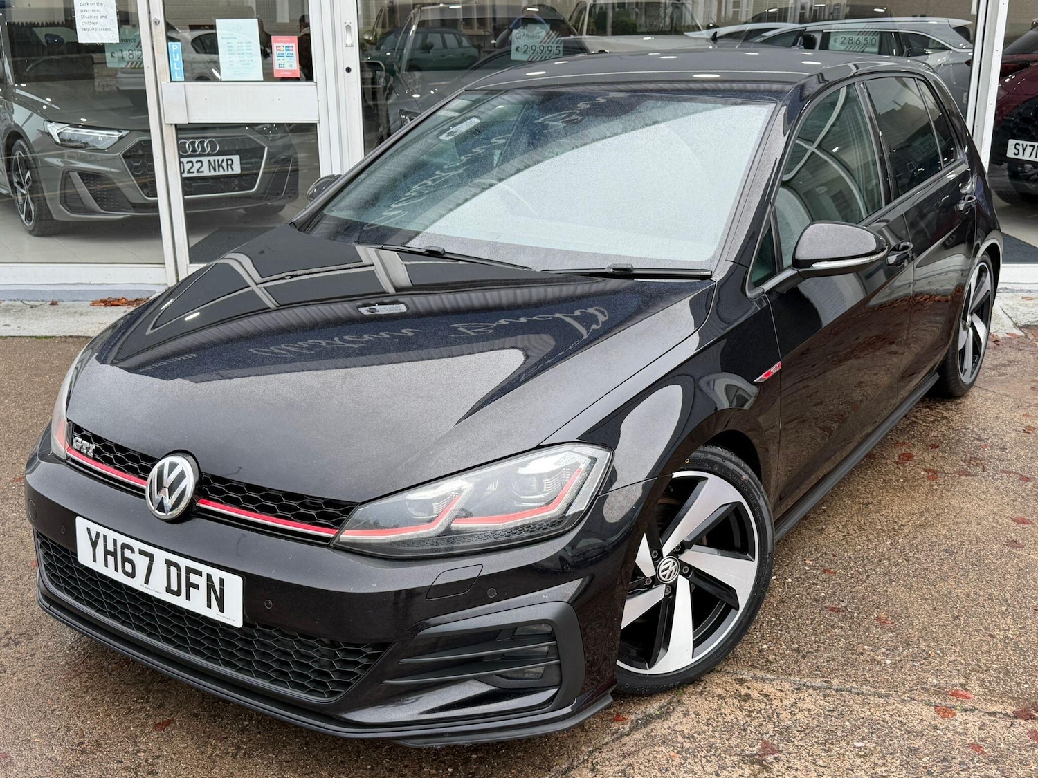 Used Volkswagen Golf 2017 for sale - 76647457: Photo 4