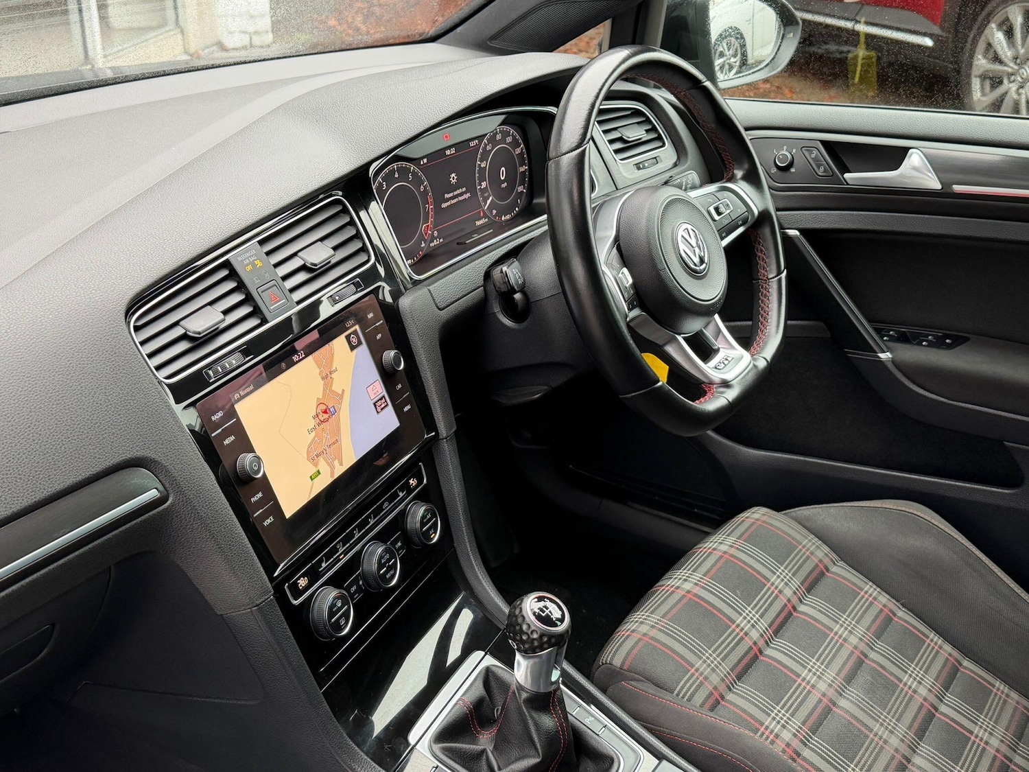 Used Volkswagen Golf 2017 for sale - 76647457: Photo 6