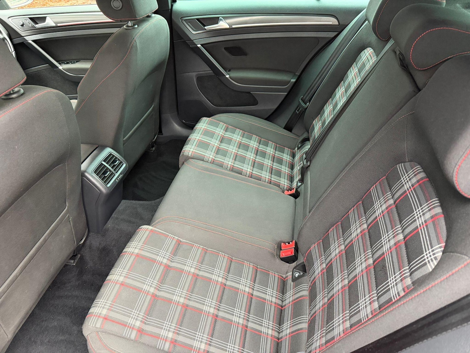 Used Volkswagen Golf 2017 for sale - 76647457: Photo 9