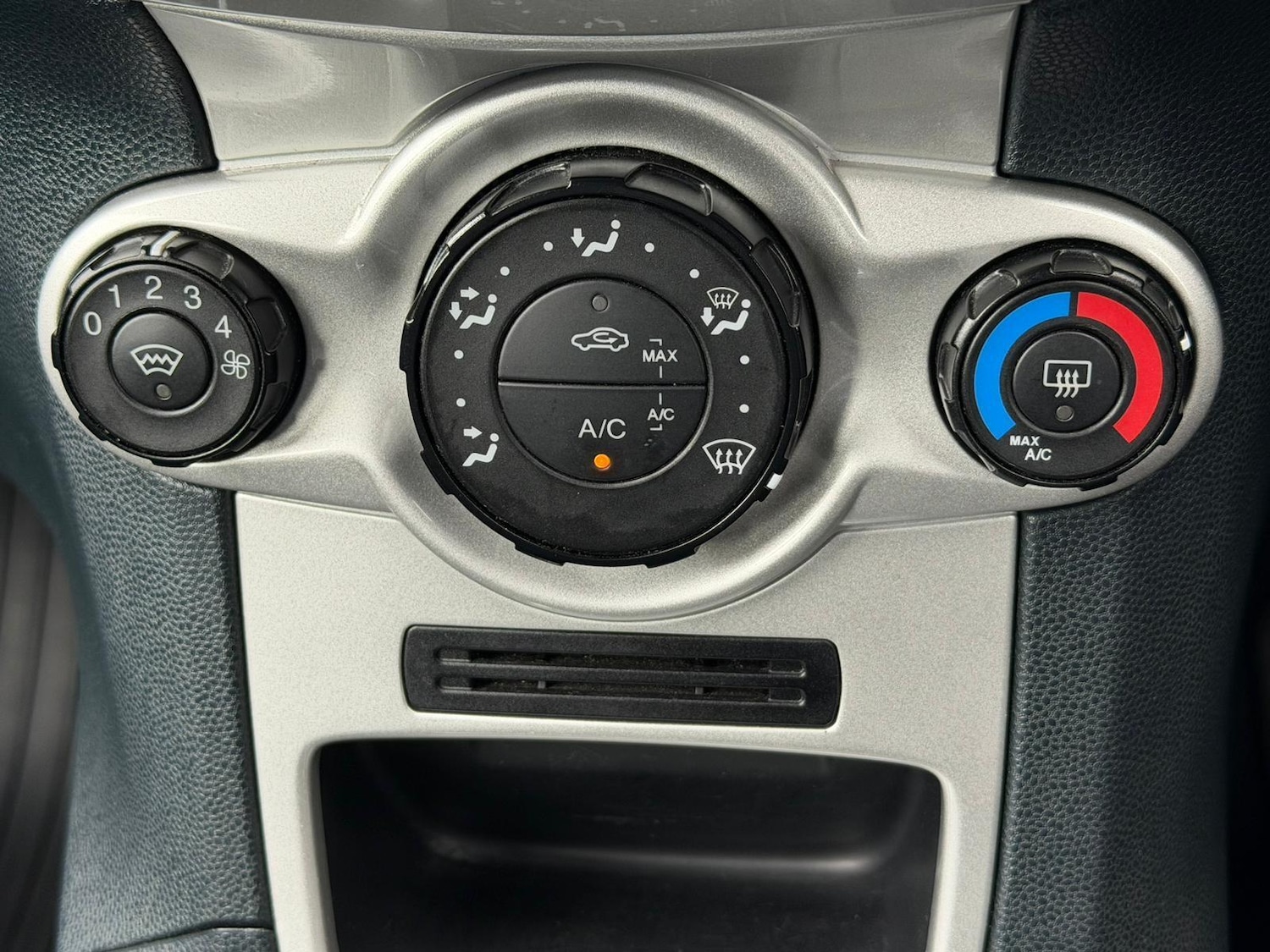 Used Ford Fiesta 2012 for sale - 76647563: Photo 19