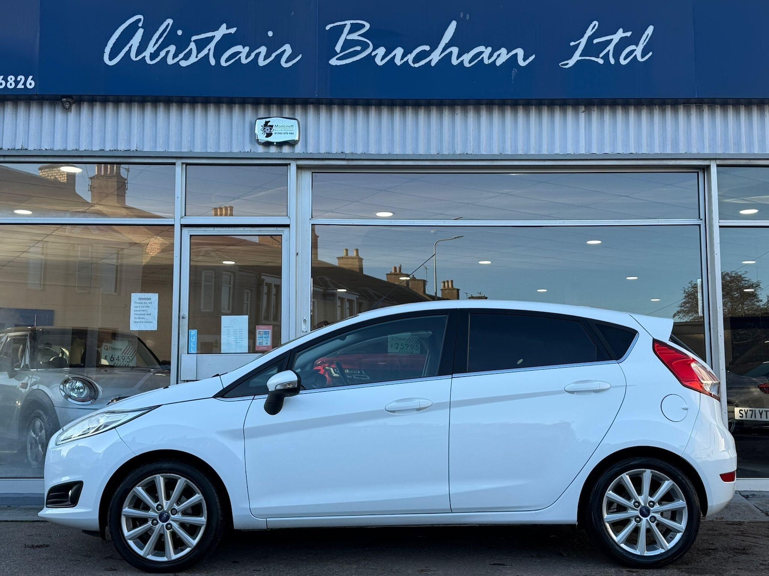 Used Ford Fiesta 2015 for sale - 76647565: Photo 2