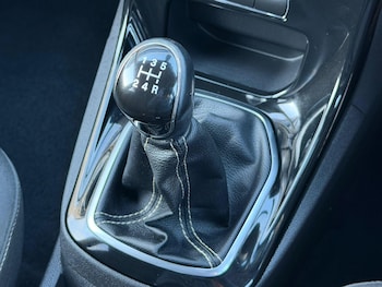 Used Ford Fiesta 2015 for sale - 76647565: Photo