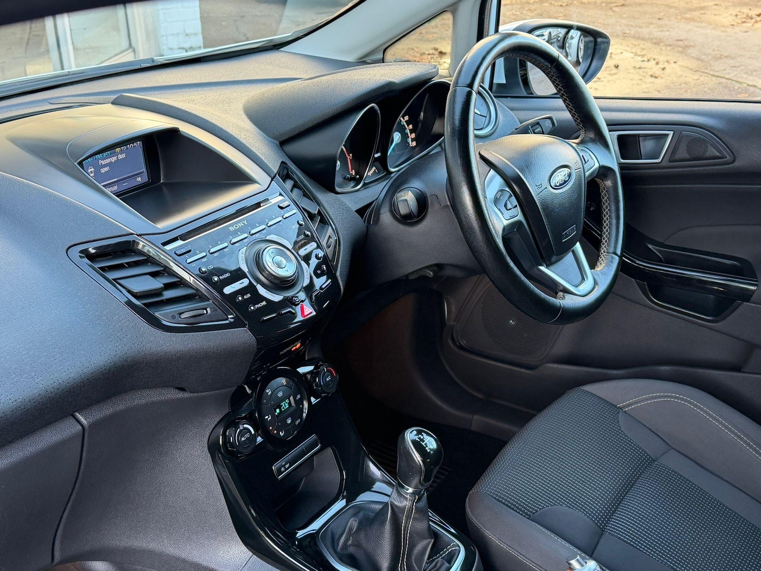 Used Ford Fiesta 2015 for sale - 76647565: Photo 6