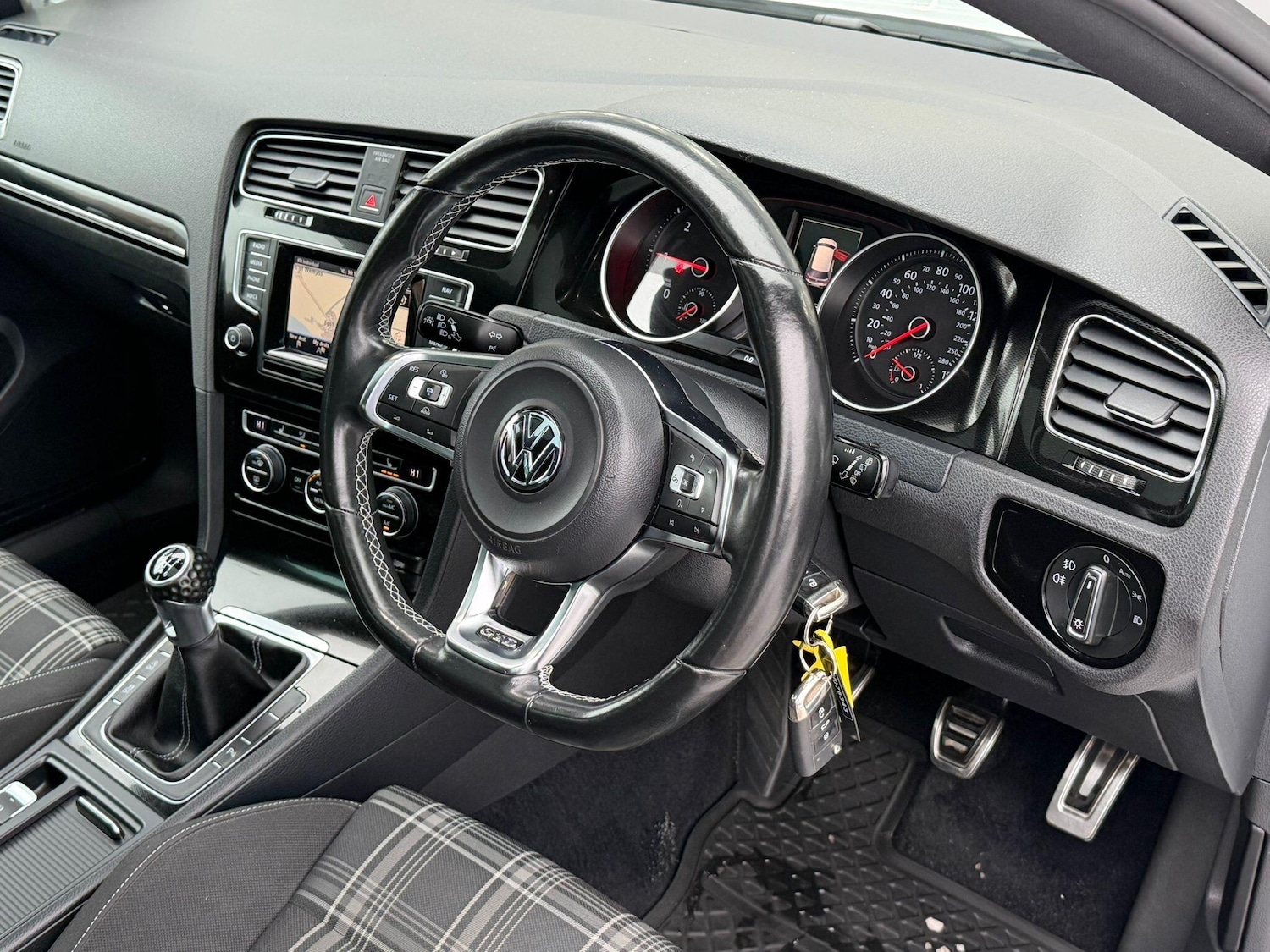 Used Volkswagen Golf 2014 for sale - 77109673: Photo 35