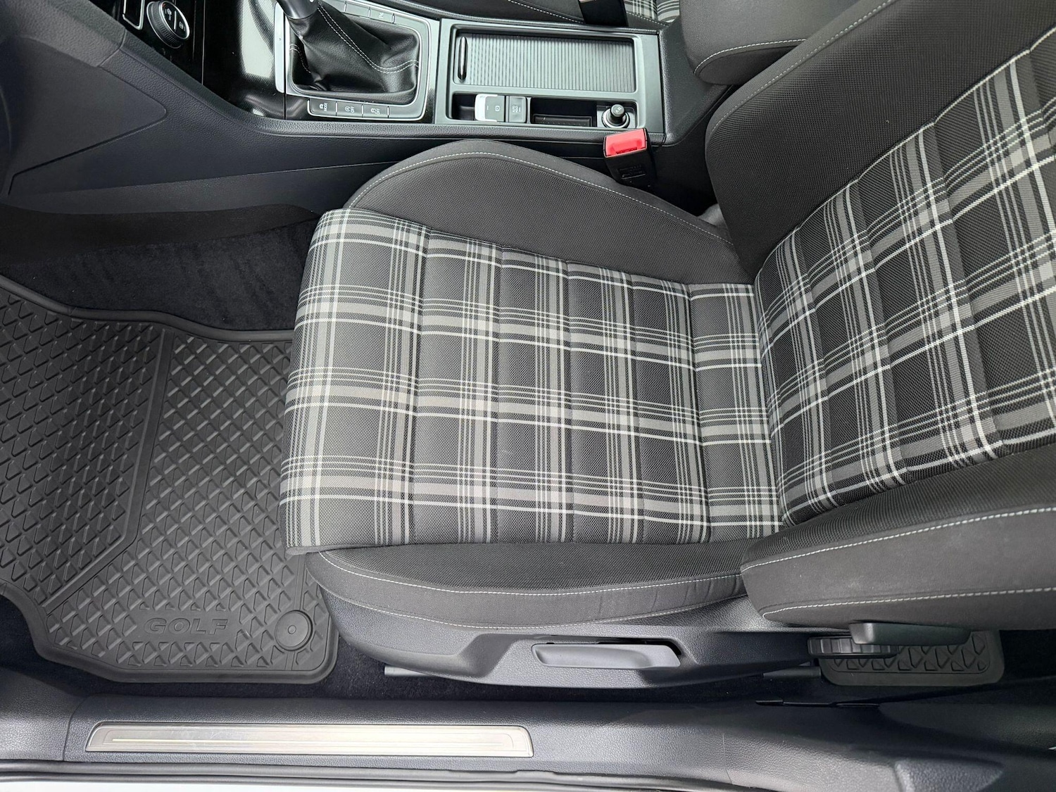 Used Volkswagen Golf 2014 for sale - 77109673: Photo 37