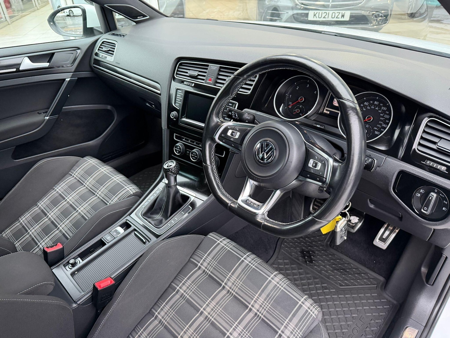 Used Volkswagen Golf 2014 for sale - 77109673: Photo 6