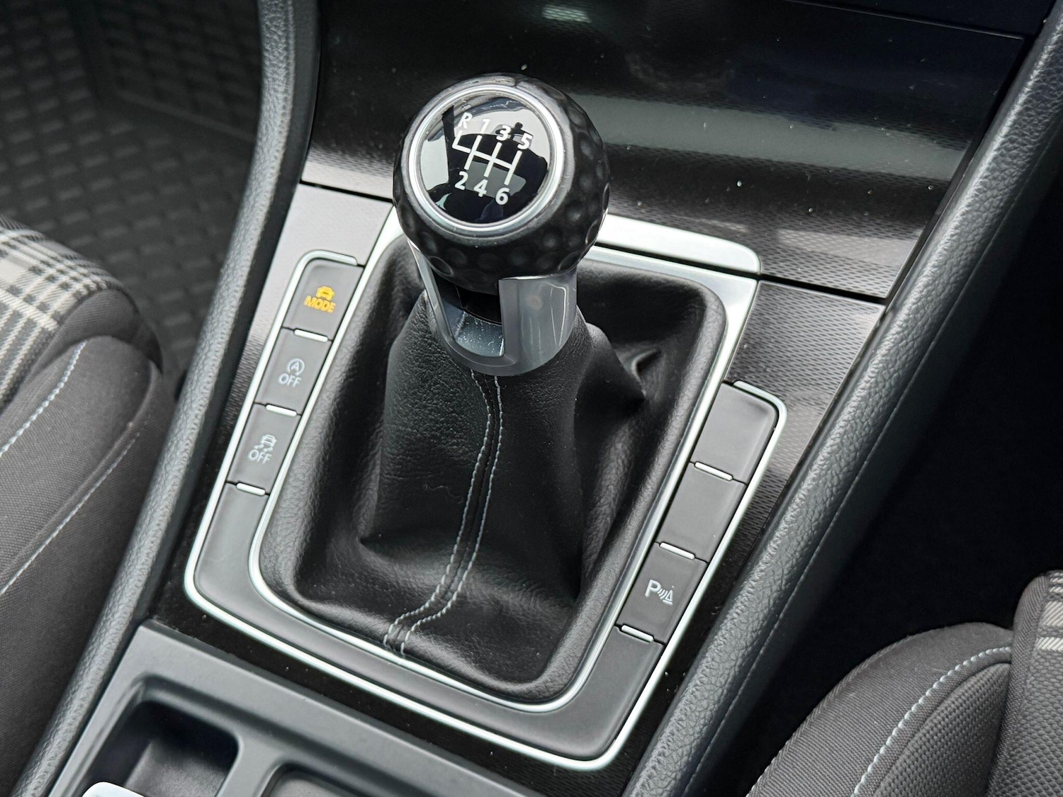 Used Volkswagen Golf 2014 for sale - 77109673: Photo 8