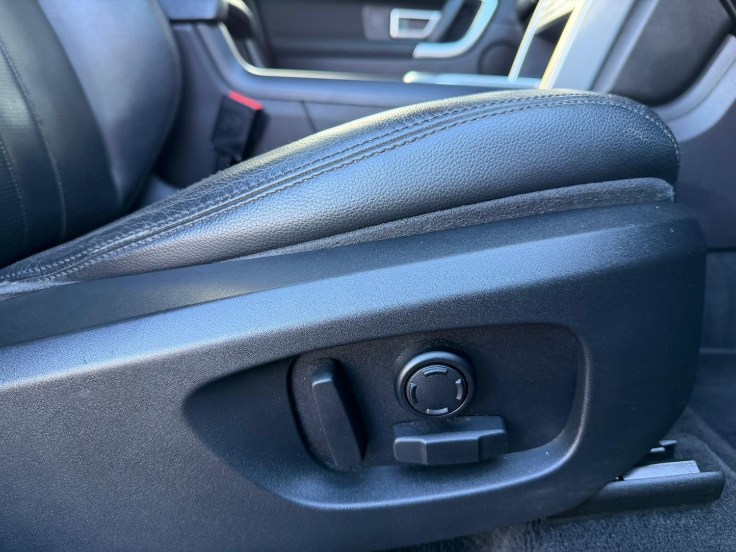 Used Land Rover Discovery Sport 2015 for sale - 78019789: Photo 16