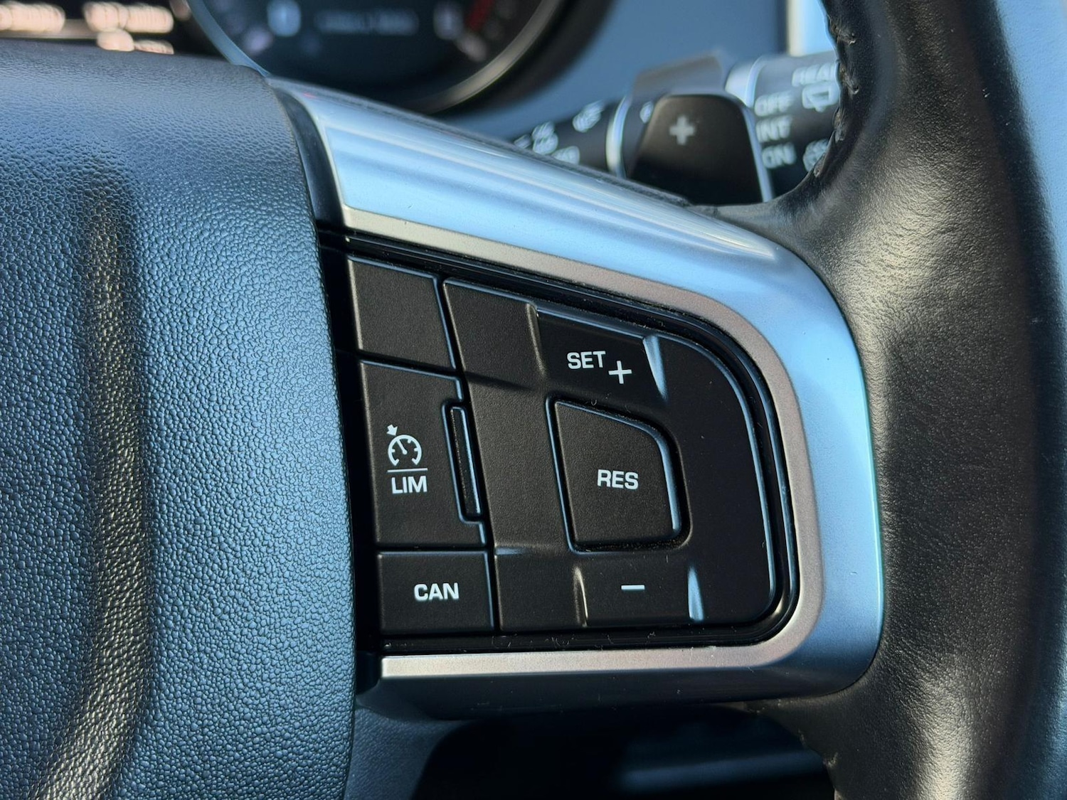 Used Land Rover Discovery Sport 2015 for sale - 78019789: Photo 18