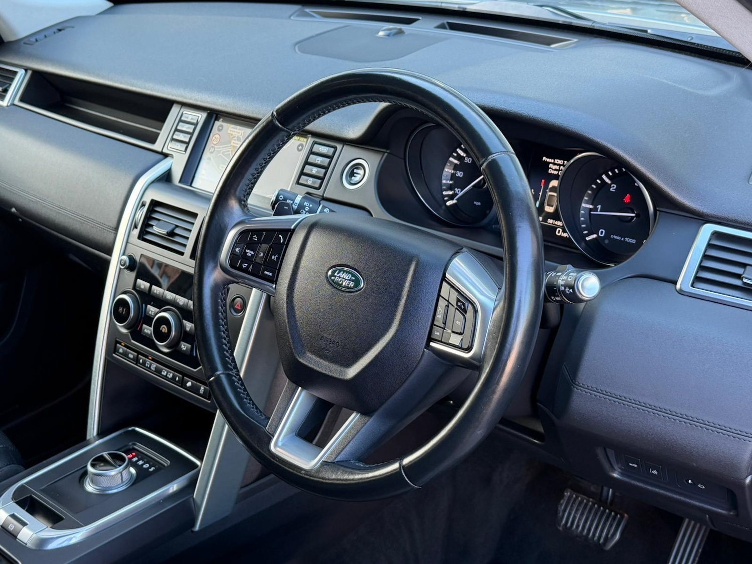 Used Land Rover Discovery Sport 2015 for sale - 78019789: Photo 32