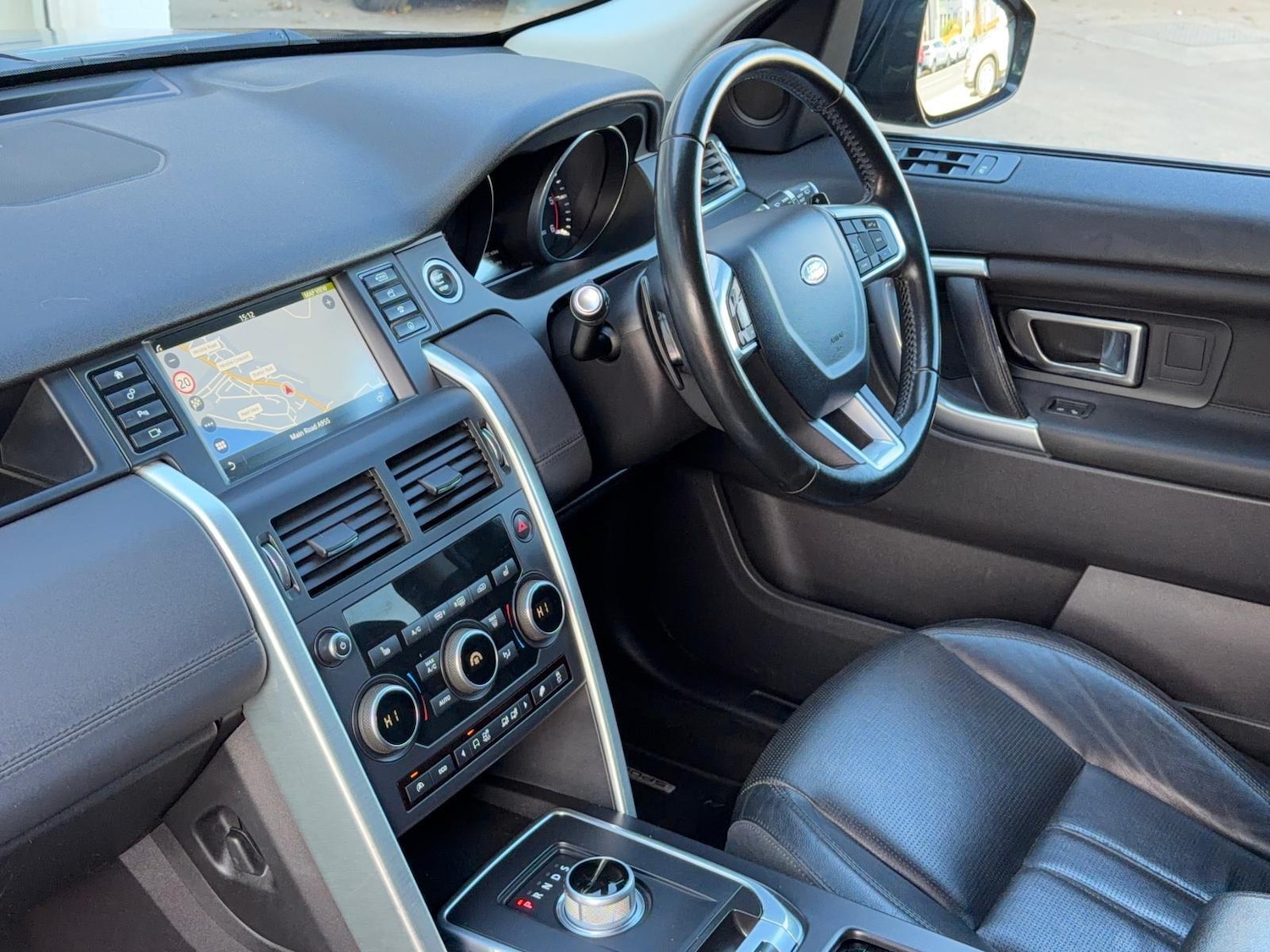 Used Land Rover Discovery Sport 2015 for sale - 78019789: Photo 6