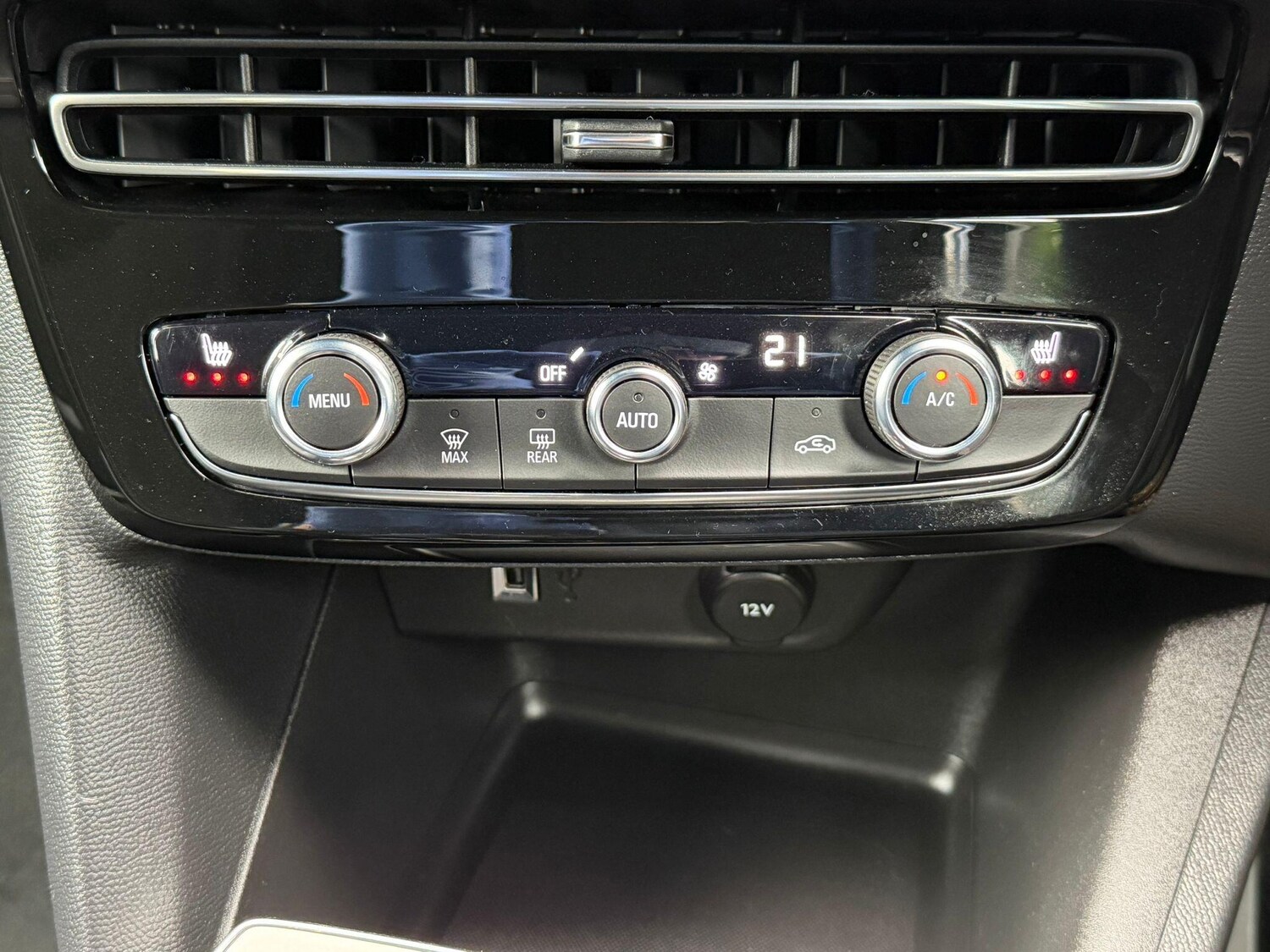 Used Vauxhall Mokka Electric for sale - 77853646: Photo 18