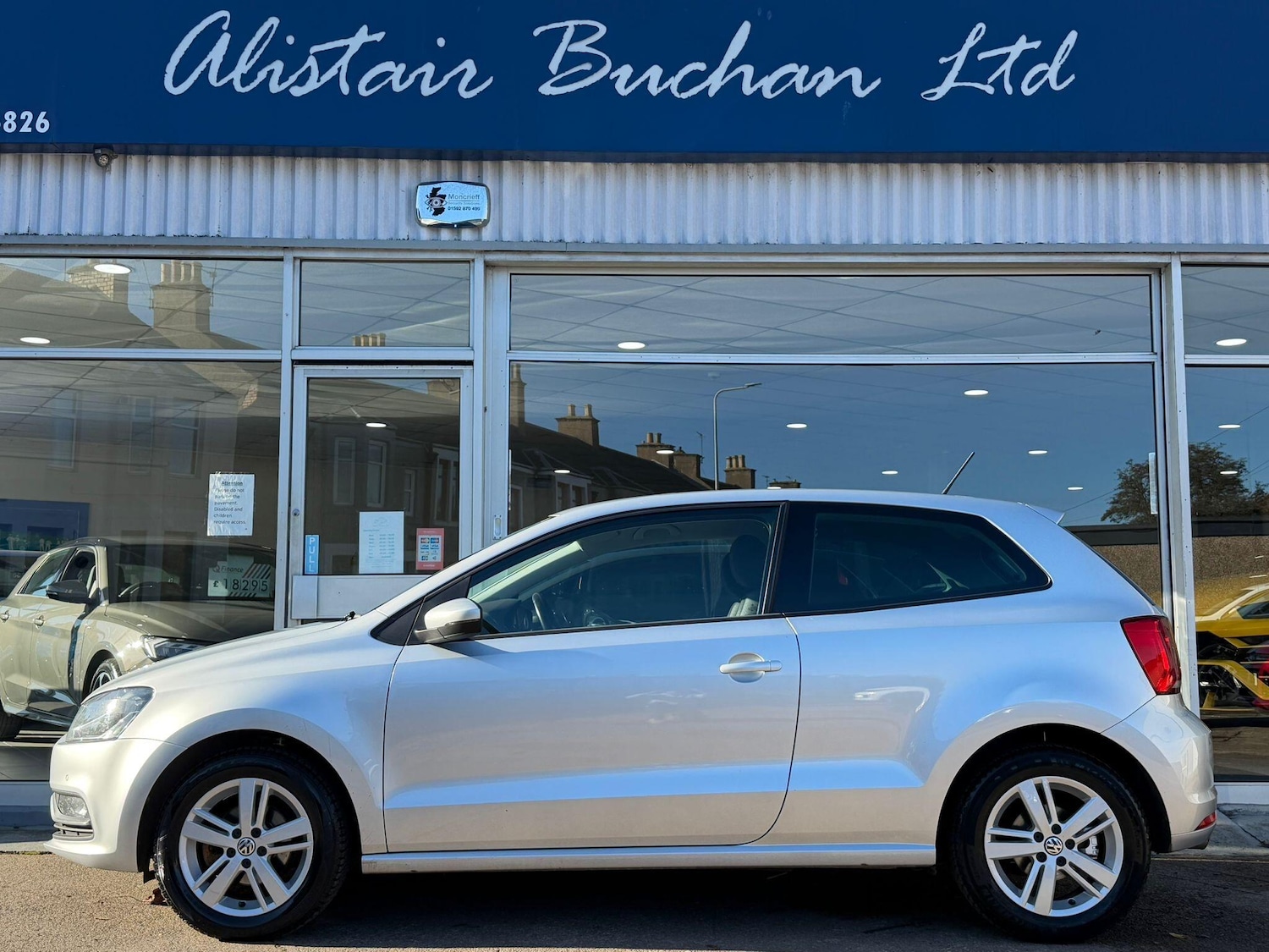 Used Volkswagen Polo 2016 for sale - 76647604: Photo 2