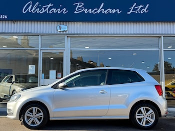 Used Volkswagen Polo 2016 for sale - 76647604: Photo